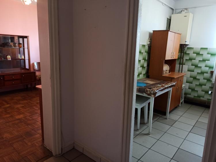 Apartament cu 2 camere semidecomandat în Calea București