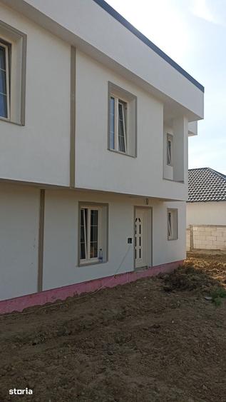 Casă cu 5 camere cu Teren 7200 Mp în Mihai Eminescu