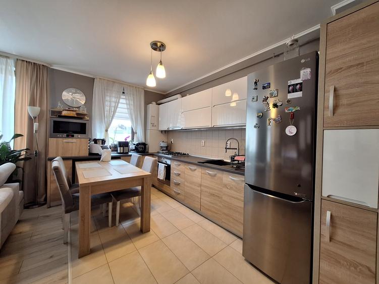 Apartament cu 3 camere, 74 mp, balcon, zona Eroilor - 9