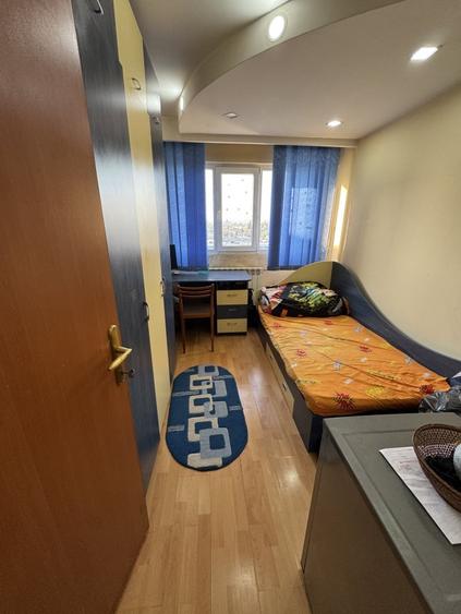 Apartament cu 3 camere decomandat în Poștei - Bucov