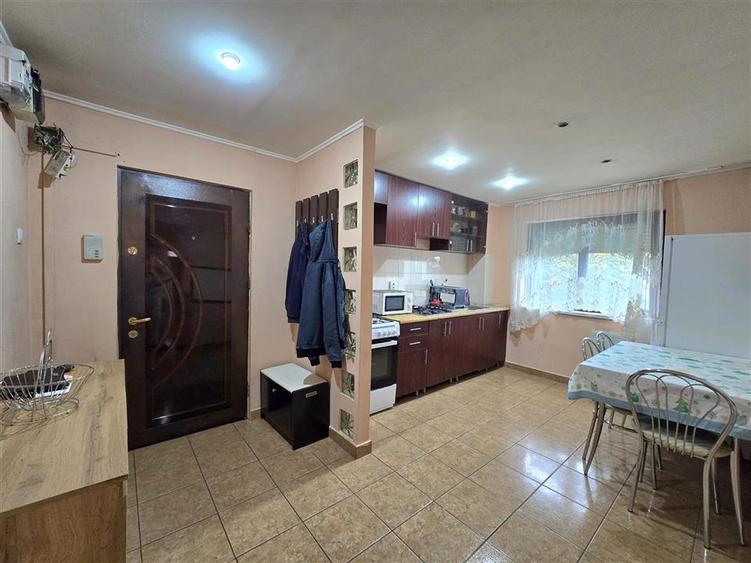 Apartament cu 2 camere semidecomandat în Rogerius