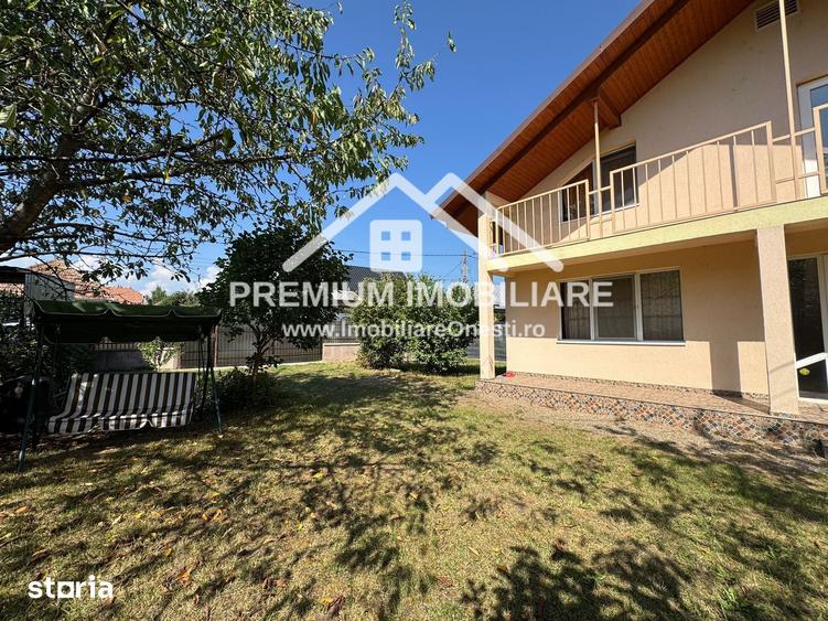 Casă cu Teren 835 Mp în Mănăstirea Cașin