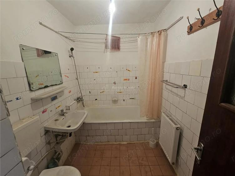 Apartament cu 4 camere decomandat, mobilat în Micro IV