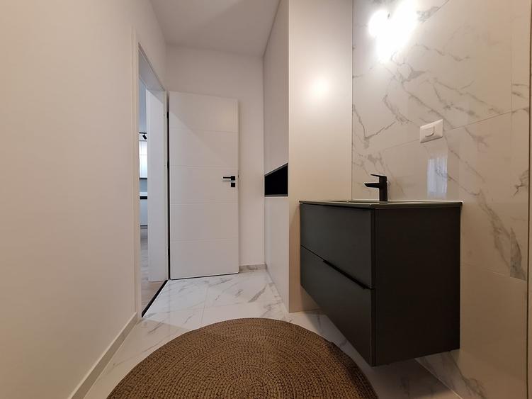 Apartament cu 2 camere decomandat, mobilat în Aradului