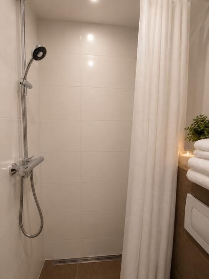 Apartament cu 3 camere decomandat în Dorobanților