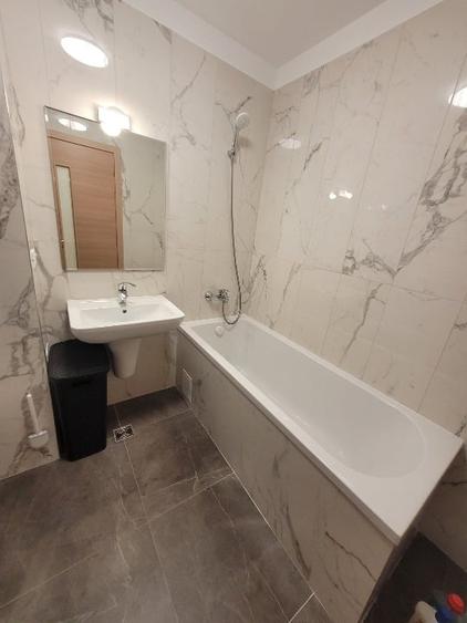 Apartament cu 2 camere decomandat în Tractorul