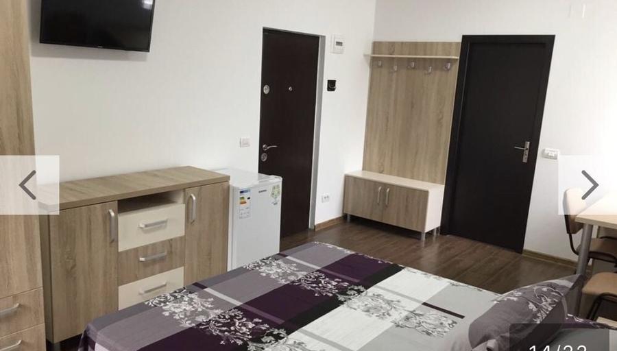 Casă individuală cu 10 camere cu Canalizare în Poarta 6