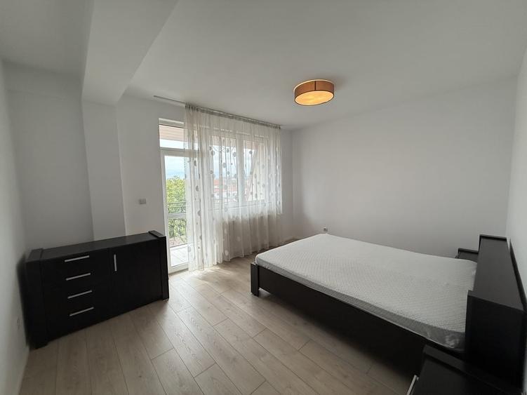 Apartament cu 3 camere decomandat în Vest