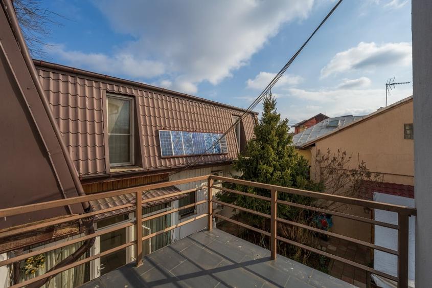 Casă individuală cu 5 camere cu Canalizare în Bucureștii Noi