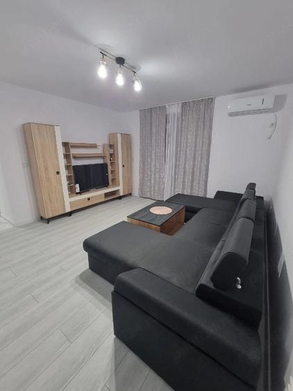 Garsonieră decomandată în Girocului