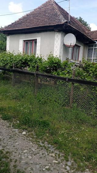 Casă cu 3 camere cu Teren 1800 Mp în Comlod
