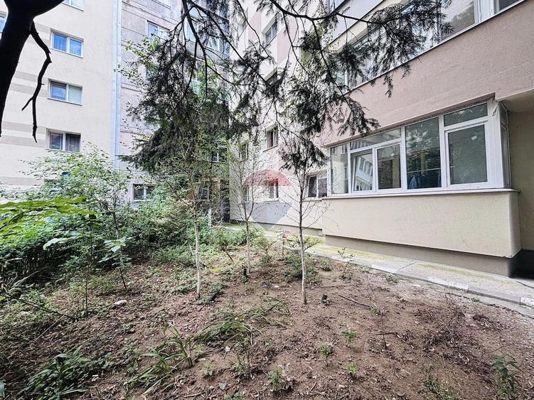 Apartament cu 3 camere decomandat în Ștefan cel Mare