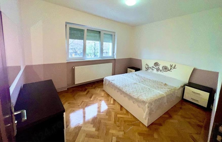 Apartament cu 3 camere semidecomandat în Central