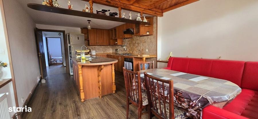 Casă cu 4 camere în Voinești