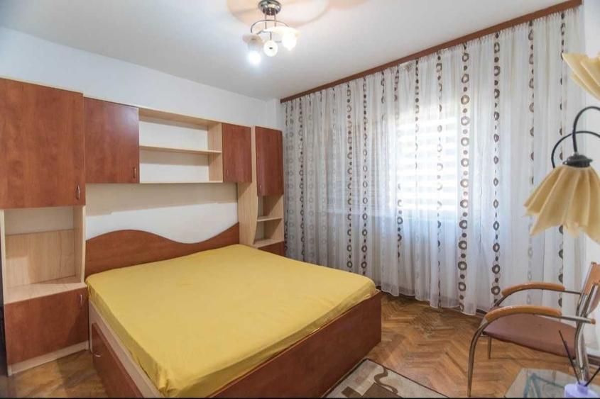 Apartament cu 2 camere decomandat în Trivale