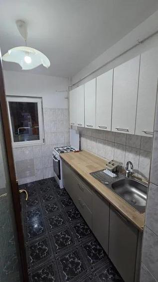 Apartament cu 2 camere decomandat, mobilat în Podul de Fier