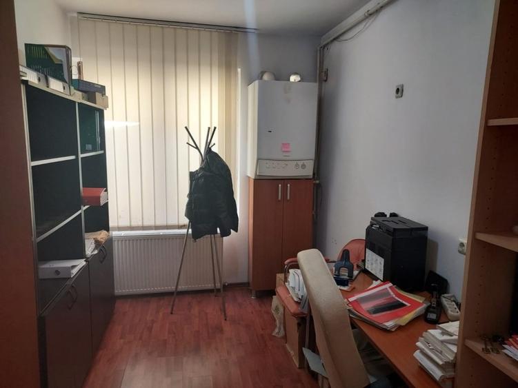 Birou, de 130 mp, în Ferdinand