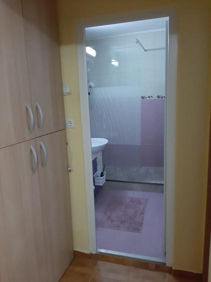 Vând apartament  2 camere  - 7