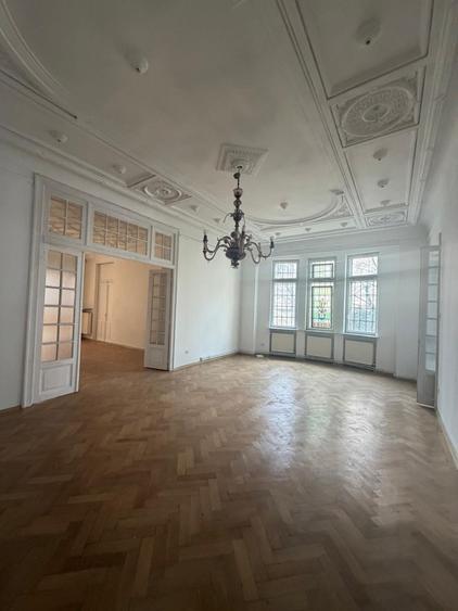 Lascar  Catargiu - Piata Victoriei - 9