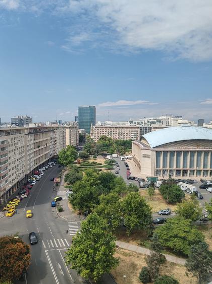 Sala Palatului 3 camere cu vedere superba nerenovat - 12