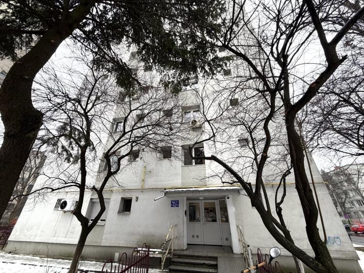 Bld 1 Decembrie 1918 - Str Postavarul - garsoniera - etaj 1/10 - bloc reabilitat - 7