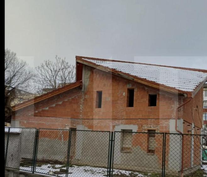 Vila rezidentiala sau spatiu comercial Complexul studentesc - 1