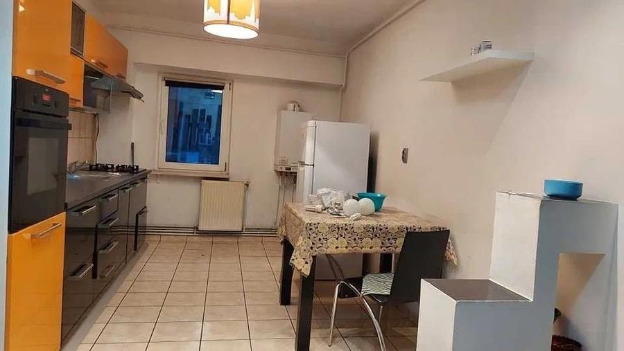 Apartament  3 camere, etajul 3/4, Pacurari - 5