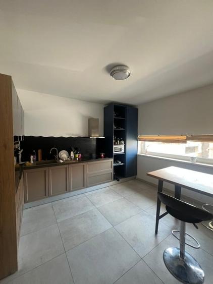 Casa mijloc triplex mobilată - 2