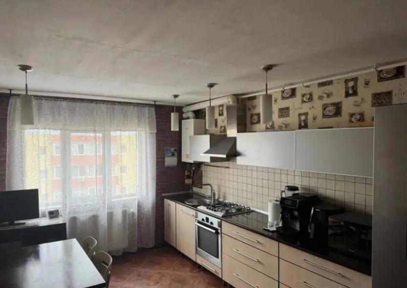 Apartament 2 camere, decomandat - zona Tractorul - 5