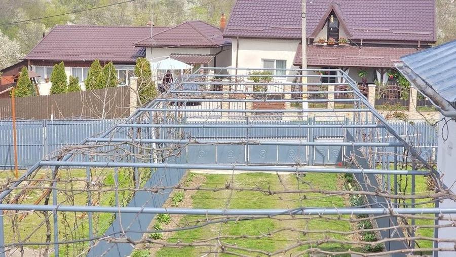 Case Costestii din deal - 4