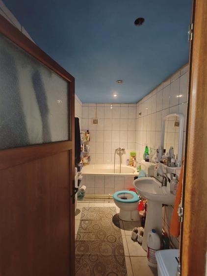 Apartament cu 2 camere semidecomandat, mobilat în Badea Cârțan