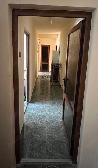 Apartament cu 4 camere semidecomandat - direct proprietar - 4