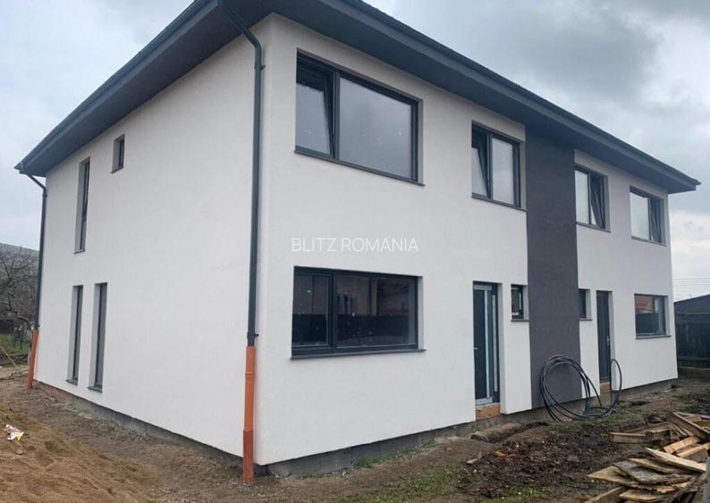 Duplex cu 4 camere, incalzire in pardoseala, panouri fotovol