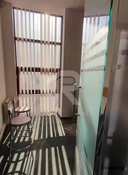 Vand Spatiu pe bd. Unirii stradal, spatiu pretabil club, bar sau clinica - 17