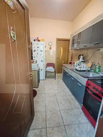 Apartament de vanzare, cu 2 camere, 55 mp, zona Sinaia - 12