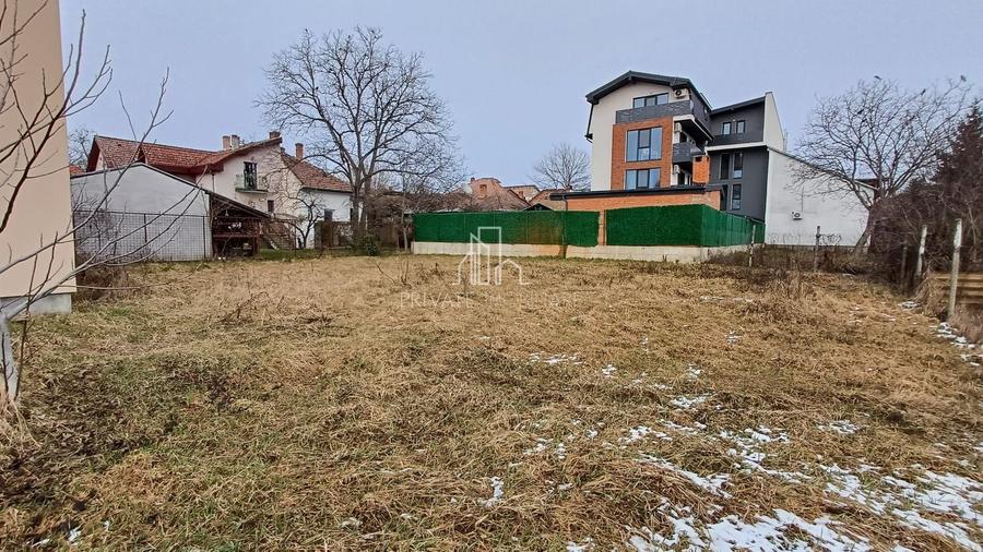 Teren de 1.333mp, Casa - constructie de 302m, in Centru - 1