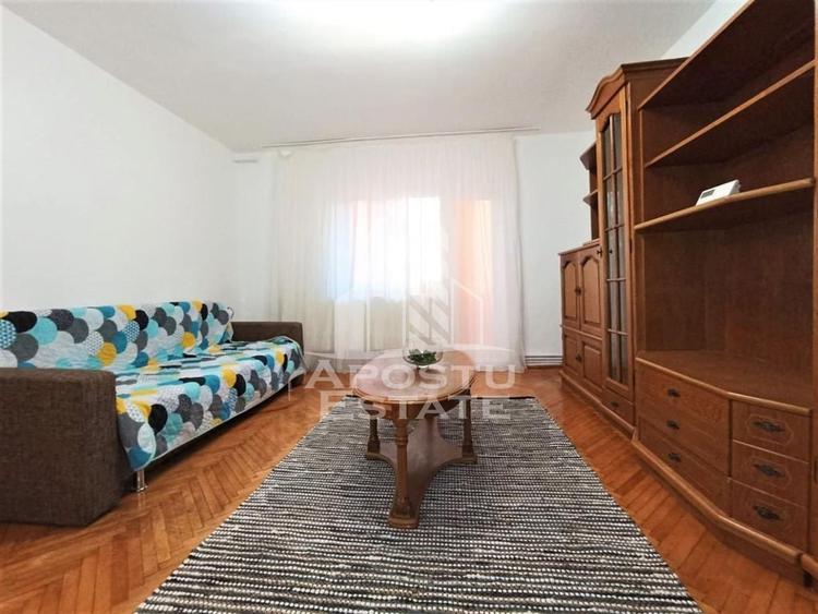 Apartament 3 camere, centrala proprie, zona Sagului - 1