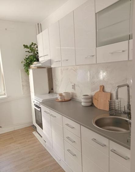 3 camere mari Marriott renovat 2024 dressing balcon, mobilat complet - 8