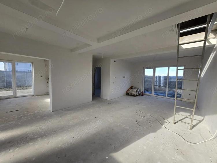Triplex 3 camere, 2 locuri de parcare, Sananadrei - 1