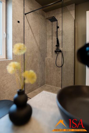Apartament cu 3 camere decomandat în Lazaret