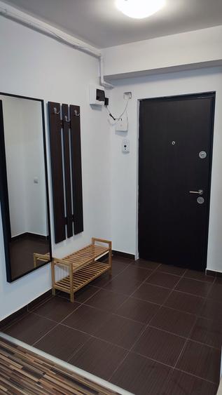 Inchiriez Garsoniera noua , zona Tractorul Mall Coresi - 2