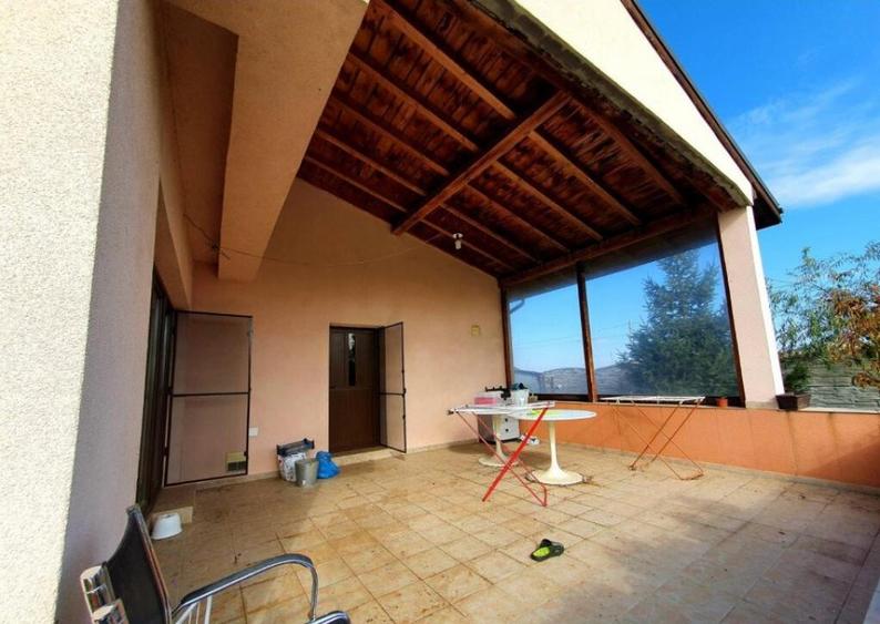 Vila de 230 mp utili, mobilata, 844 mp teren, in comuna Be - 1