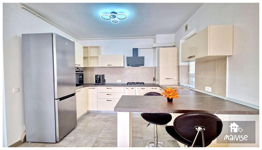 Apartament cu 2 camere decomandat, mobilat în Tractorul