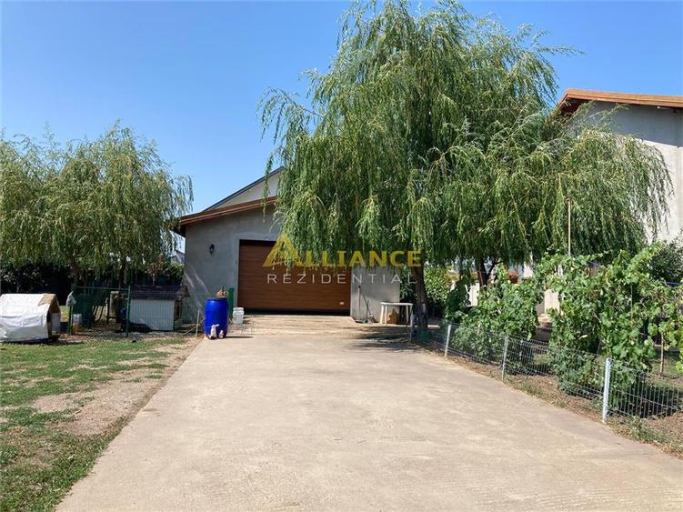 Vila cu 4 .camere 3. bai --249 mp utili - teren 881mp - 3