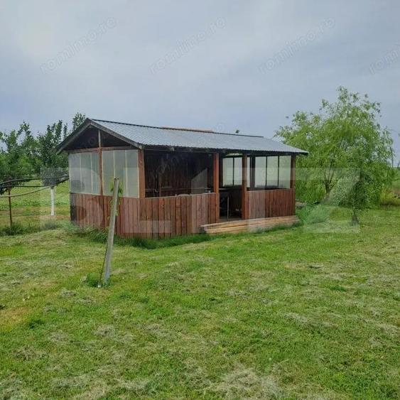 Casa cu teren generos ?i balta de pescuit Gae?ti - 14