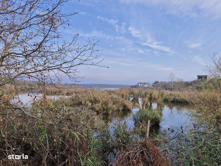 Teren langa case cu utilitati, lac la 300 metri,700 mp, 38500 euro - 6