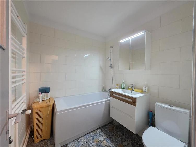 4 camere - centrala termica  -  parcare - Crangasi - 11