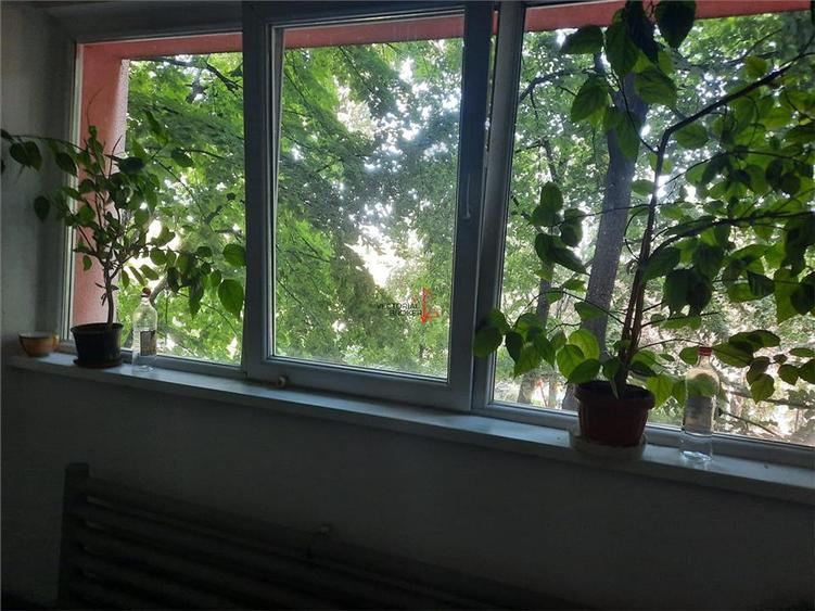 Apartament cu 2 camere semidecomandat în Iancului
