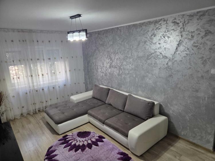 Apartament cu 2 camere decomandat în Micro 14