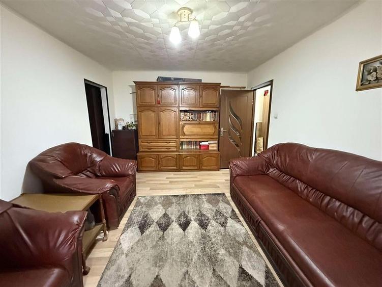 Apartament 3 camere Baza 3 - 3